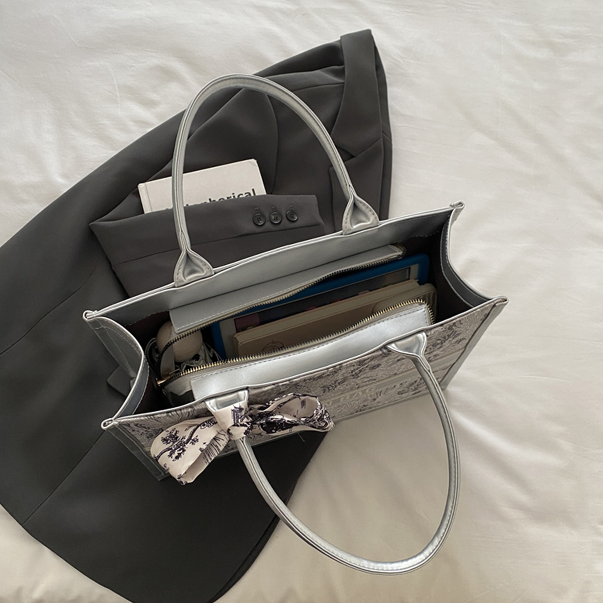 حقيبة يد نسائية فاخرة وأنيقة م - مراجعة Luxury Bags Reseller وسعره