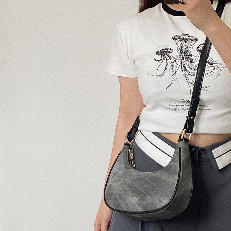 المرأة عادية نصف القمر تحت الإ - مراجعة Luxury Bags Kate Spade وسعره