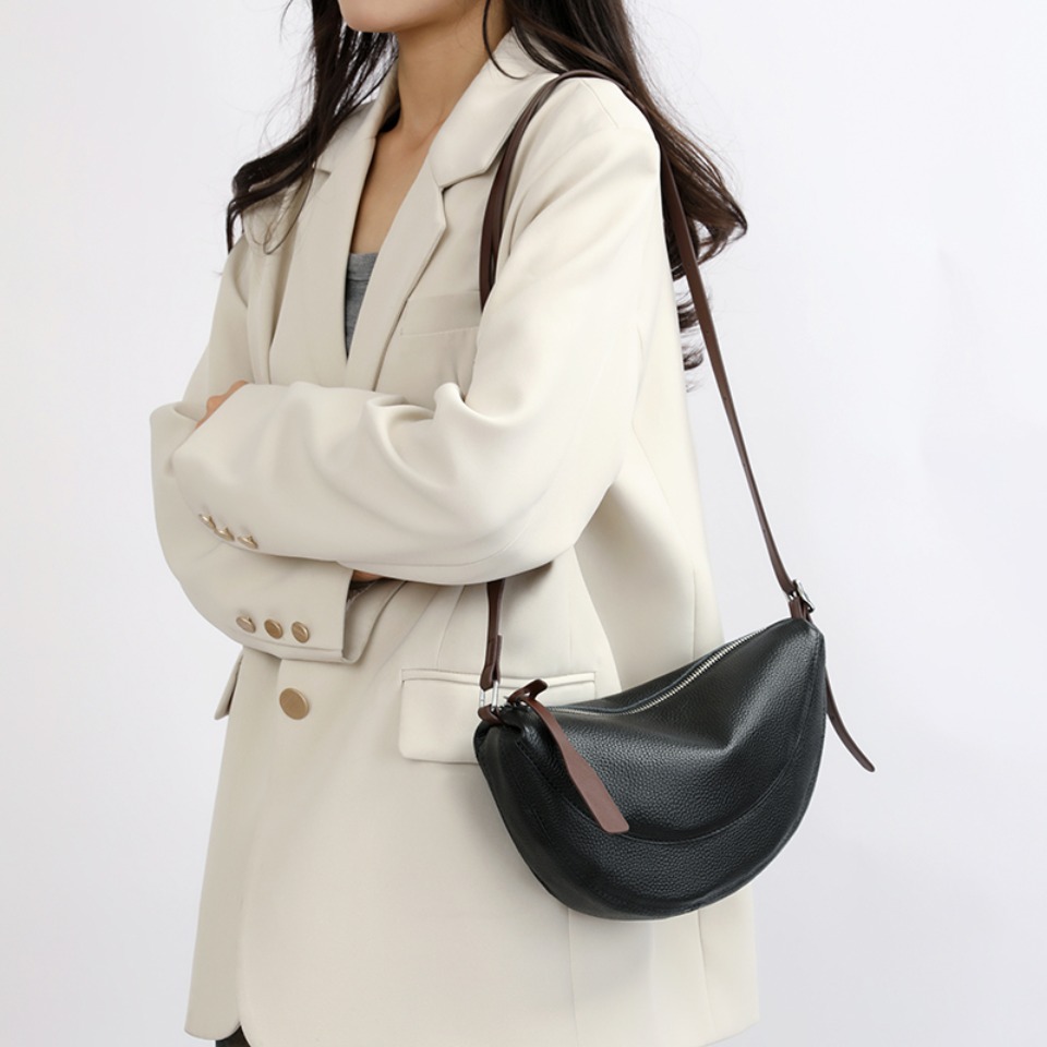 حقيبة هلالية الشكل من جلد البق - مراجعة Luxury Bags Kate Spade وسعره