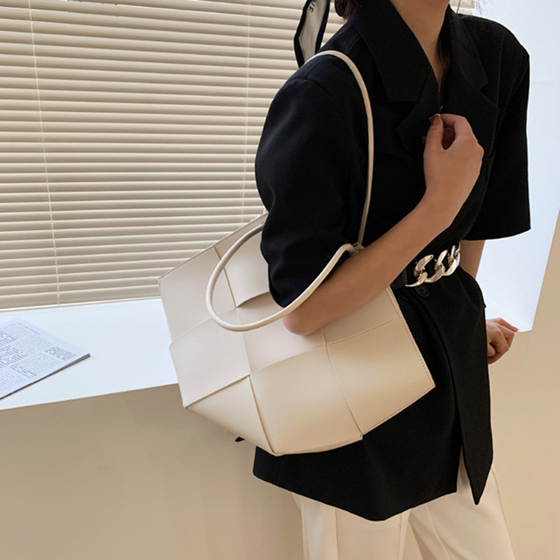 الفاخرة حقيبة كبيرة مفتوحة من  - مراجعة Luxury Bags Reseller وسعره